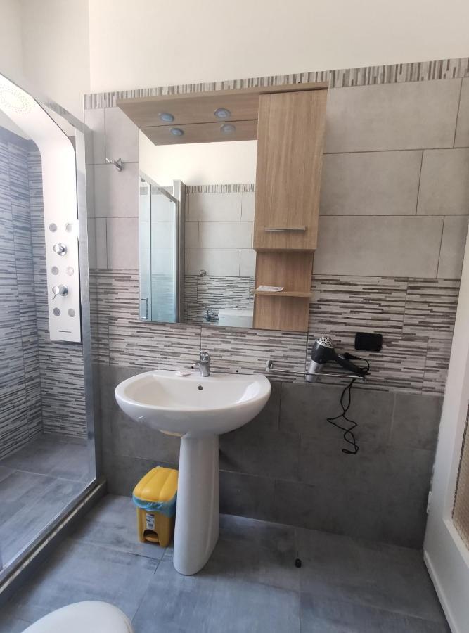 Appartamento C&Y Torelli 1 Новара Экстерьер фото