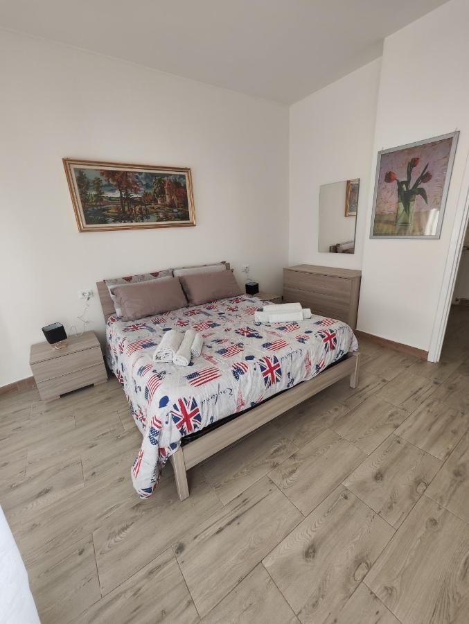 Appartamento C&Y Torelli 1 Новара Экстерьер фото